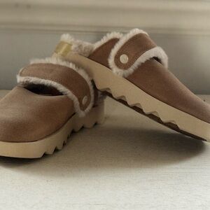 Sorrel Vibe Clog Suede Cozy